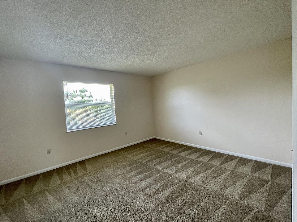 1st image of 544 SW 35th St #17097773