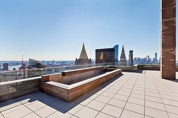 Rented by Greystar | media 35