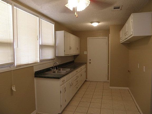 3rd image of 1503 E Century Ave