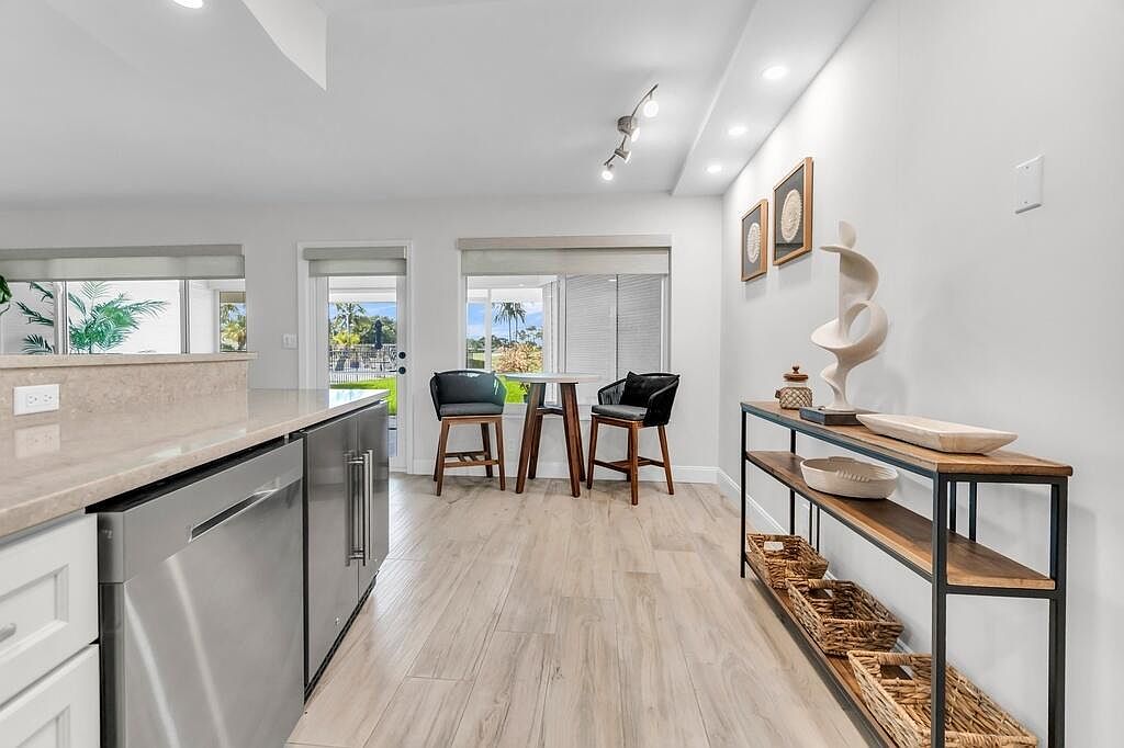 4848 NE 23RD Avenue #8A