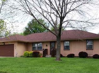 5936 SW 25th St, Topeka, KS 66614