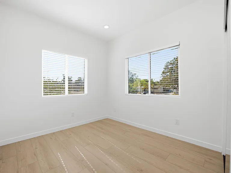 6914 Eberhart St — Photo 14