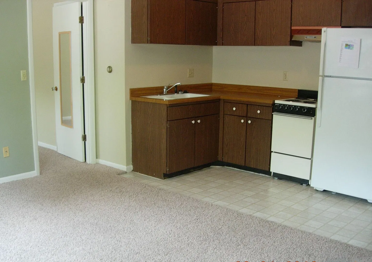 945 Oakcrest — Photo 3