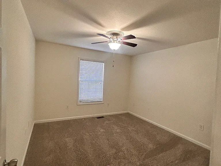 1021 Fords Pointe Cir #1021 — Photo 11