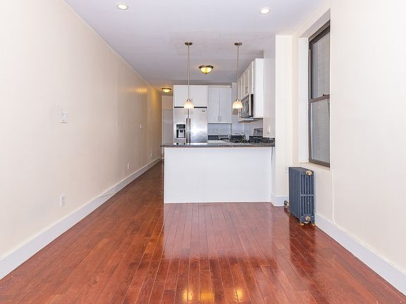 5th image of 223 Bainbridge St #5N