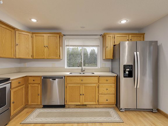 4th image of 3205 SE Hampton Loop