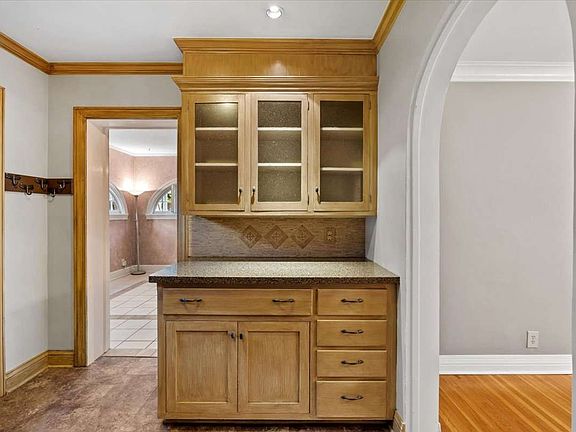 5th image of 2120 E 18th St
