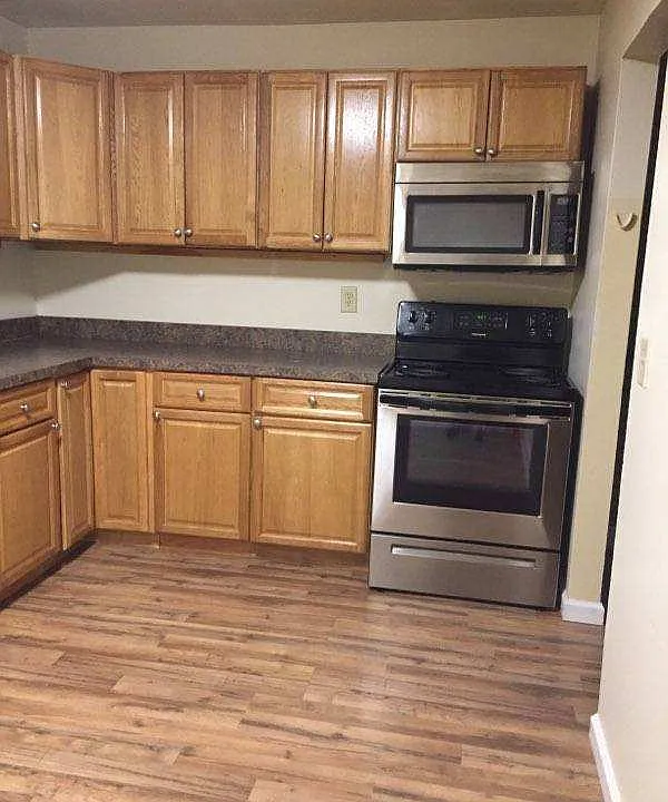 116 Stewart Ave #6