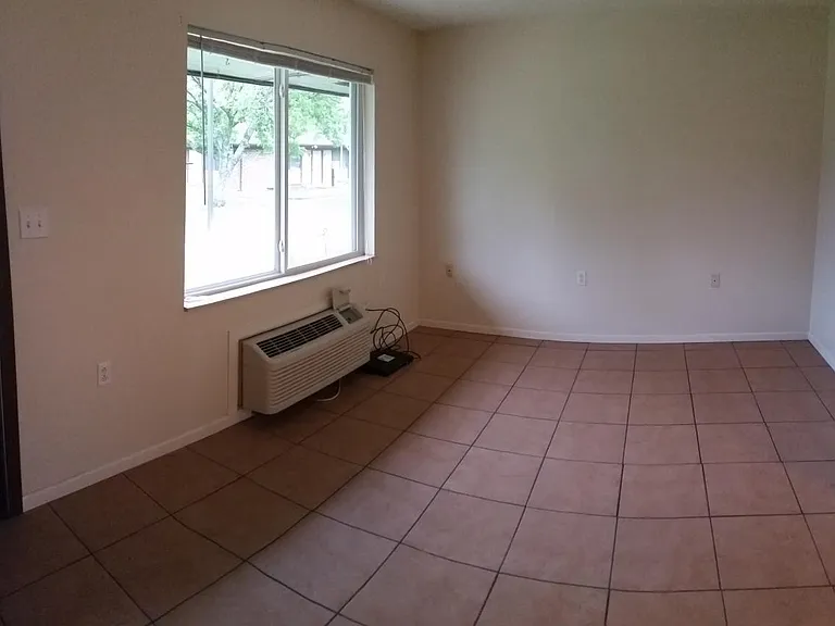 801 Elm St #H20 — Photo 10