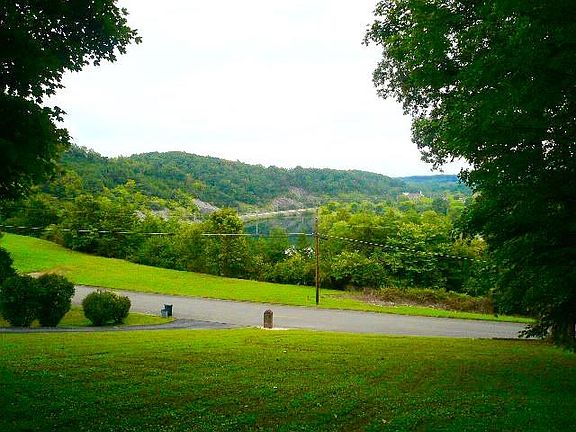 3rd image of 126 Wealdwood Dr