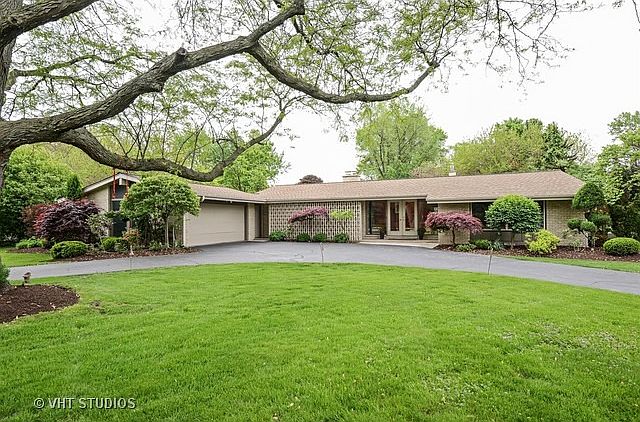 1st image of 22W709 Elmwood Dr