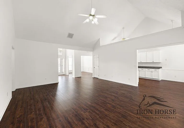379 Beech Hollow Trl — Photo 10