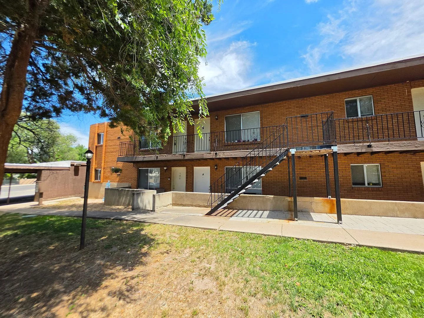 Axel305 (6Plex) — Photo 1