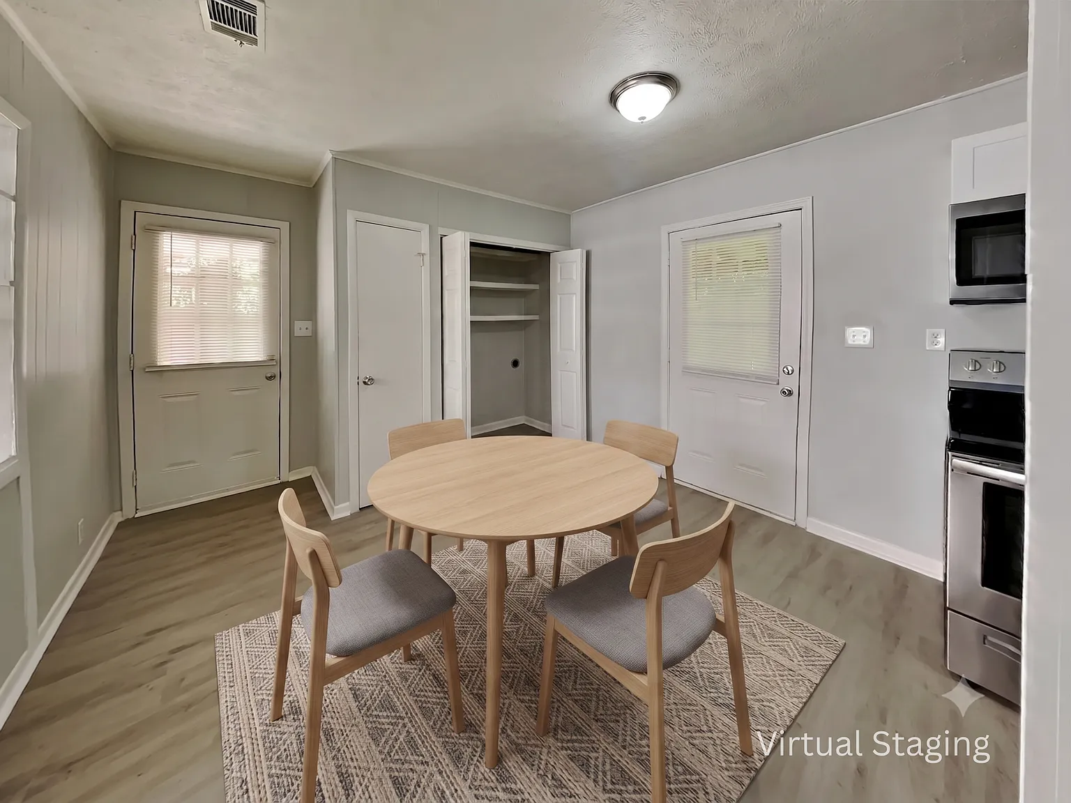 3 bed, 1.0 bath, 1056 sqft, $1,455 — Photo 4