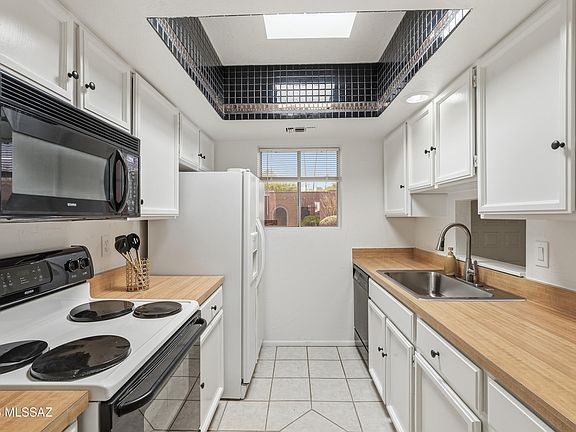 3rd image of 2852 W Sheryl Dr