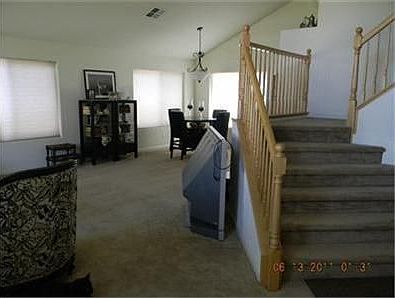 3rd image of 673 Monterey St