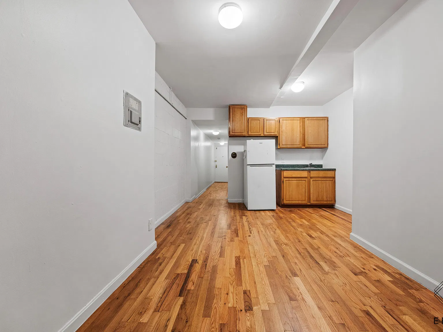 279 South 5th Street — Photo 1