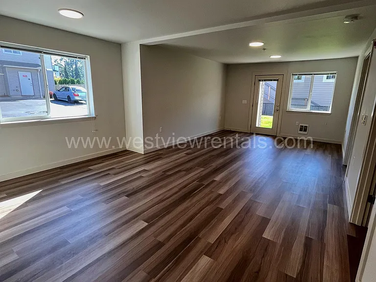 135-139 Prince Ave — Photo 319