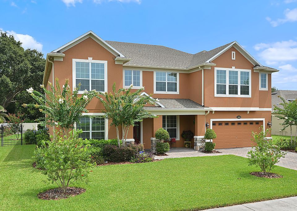 NO REAR NEIGHBOR! 3 CAR TAND