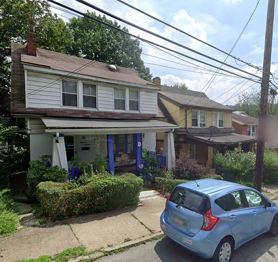 1318 Woodlawn Ave photo 1