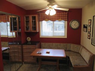 221 Mulberry Ln, Elk Grove Village, IL 60007