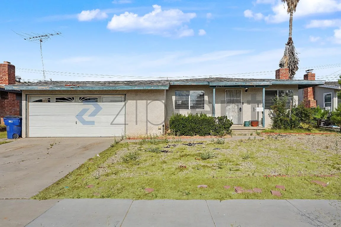 3 bed, 1602 sqft, $2,375 — Photo 1