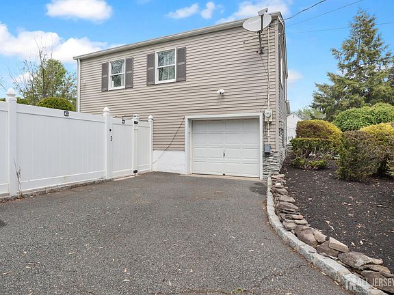 4th image of 204 Fred Allen Dr