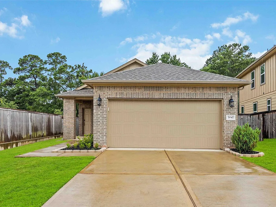 7047 Silverleaf Oak St