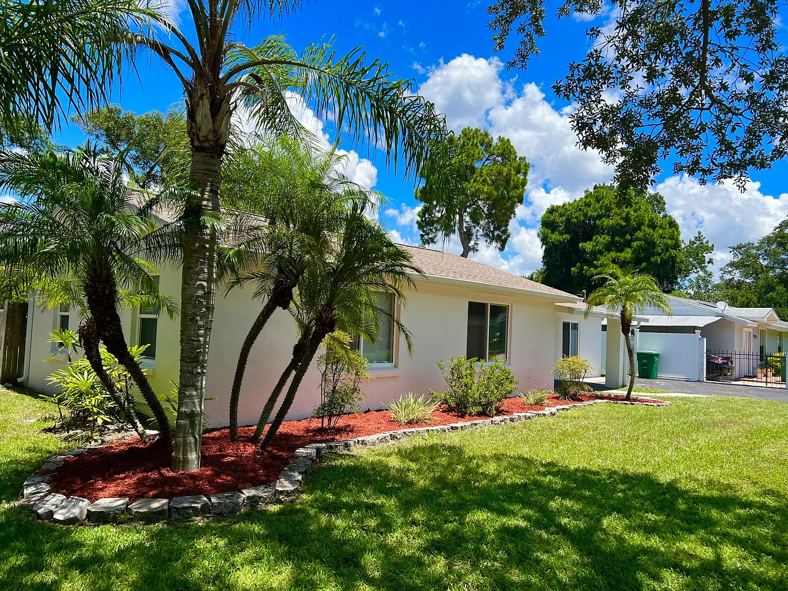 3 bed, 1332 sqft, $3,100 — Photo 3