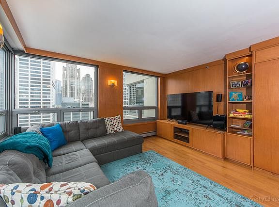 4th image of 440 N Wabash Ave APT 2208