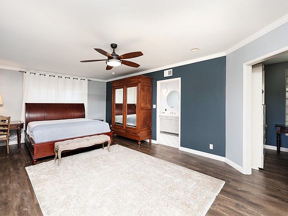 3rd image of 10244 Woodruff Ave