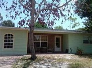 2204 2nd St SW, Vero Beach, FL 32962