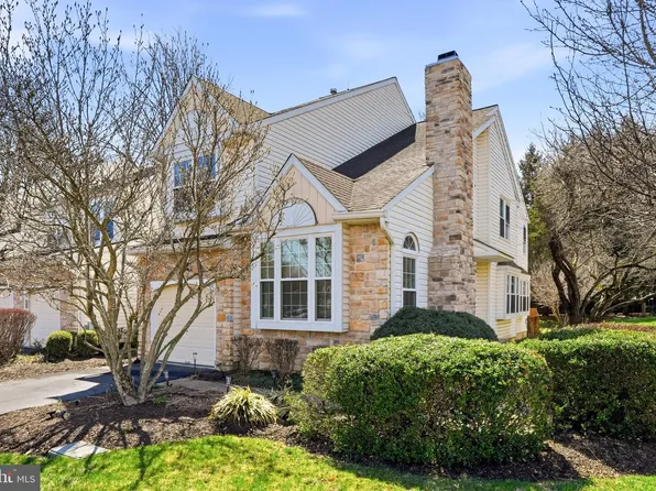 529 Aspen Woods Dr, Yardley, PA 19067