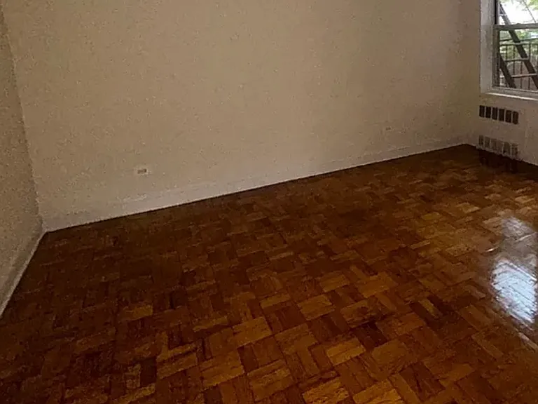 4110 Bowne St #2A — Photo 1