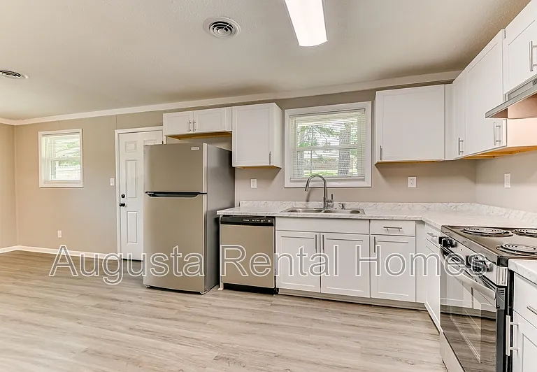 2328 Prague Ct — Photo 9