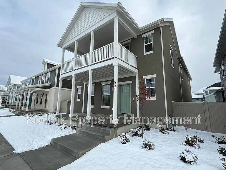 991 W Shoreline Dr — Photo 3