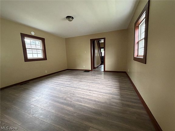 4th image of 1311 Bristol St