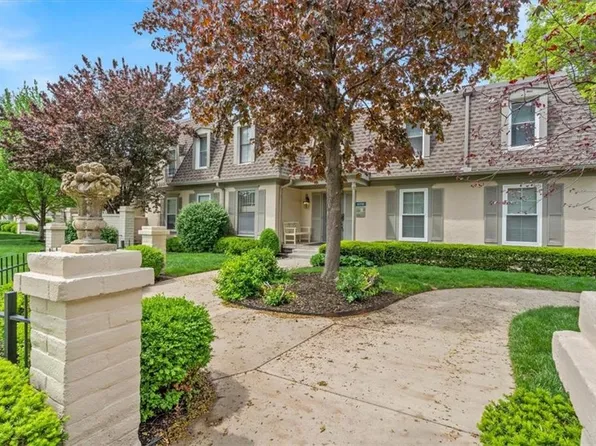 10746 Glenwood St APT A, Overland Park, KS 66211