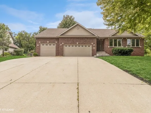 2462 NW 152nd St, Clive, IA 50325