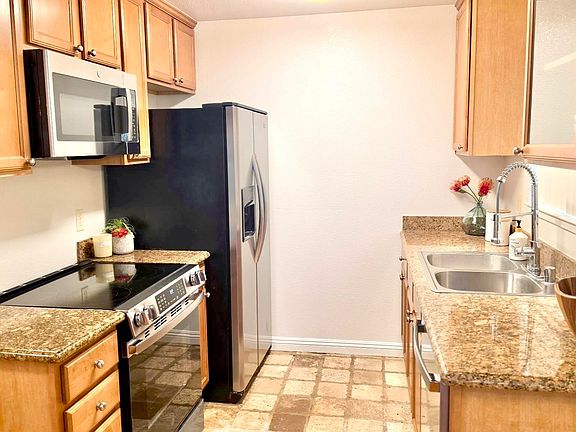 5th image of 2250 Monroe St APT 131
