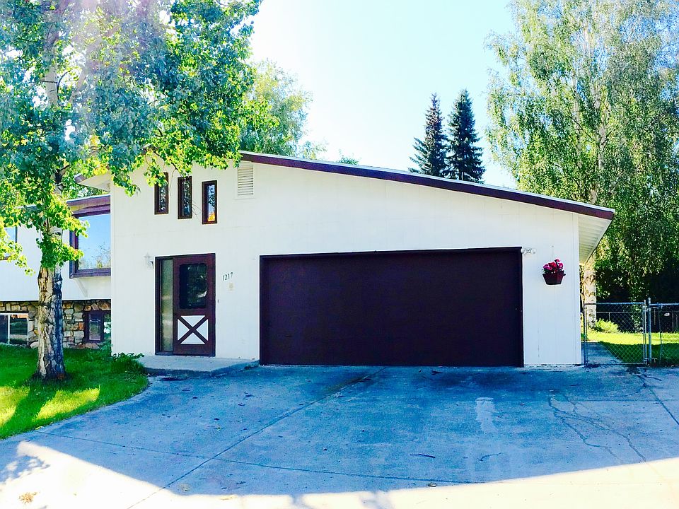 1st image of 1217 Wild Rose Ave