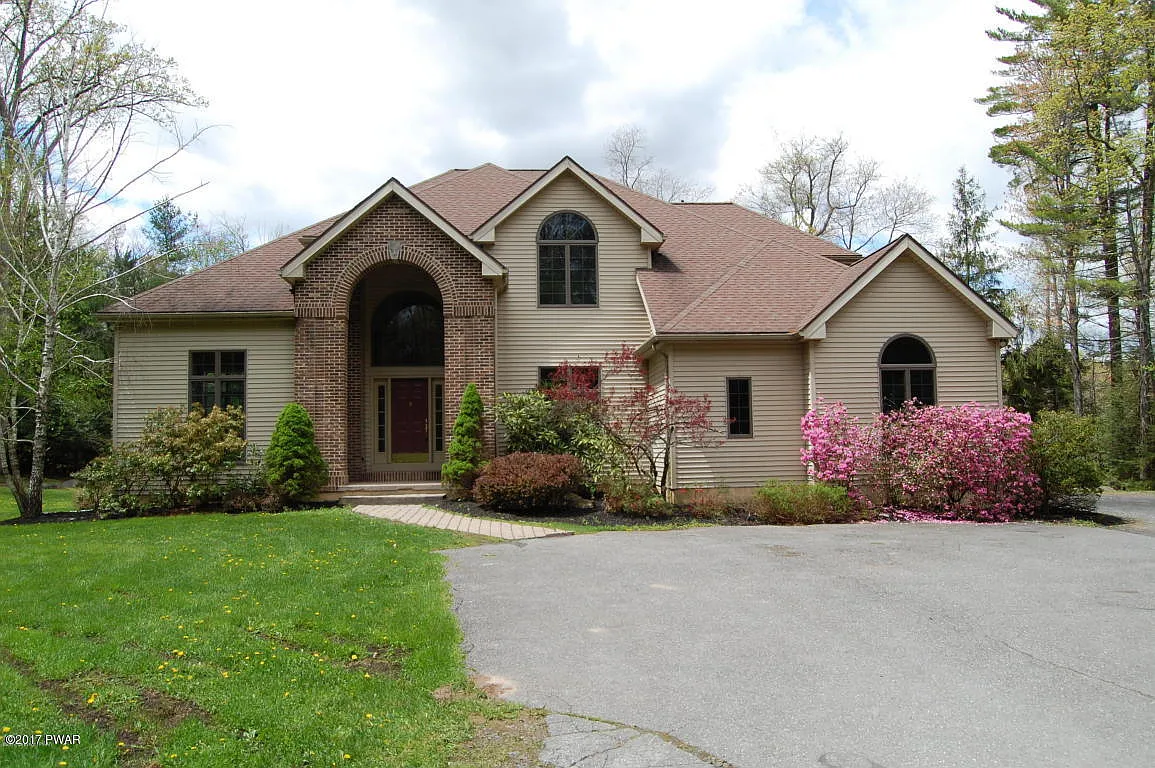 378 Ridge Cir photo 1