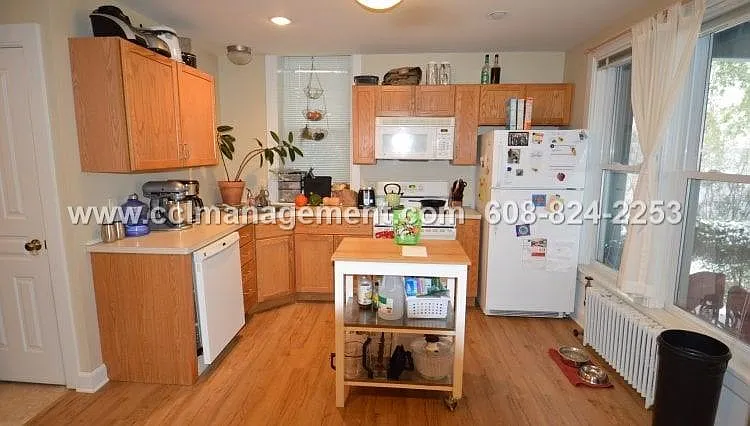 811 Spaight St #1 — Photo 2