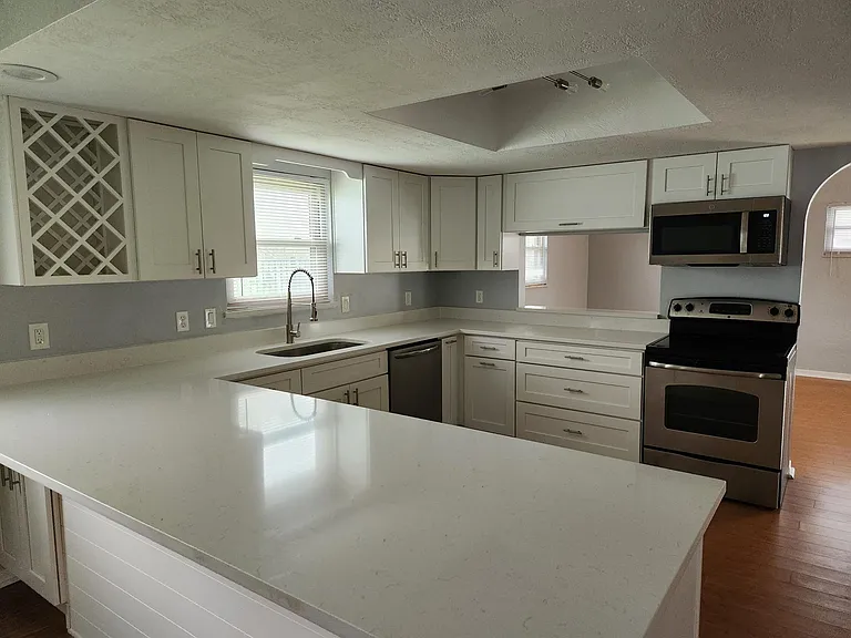 4431 Doris Dr — Photo 9