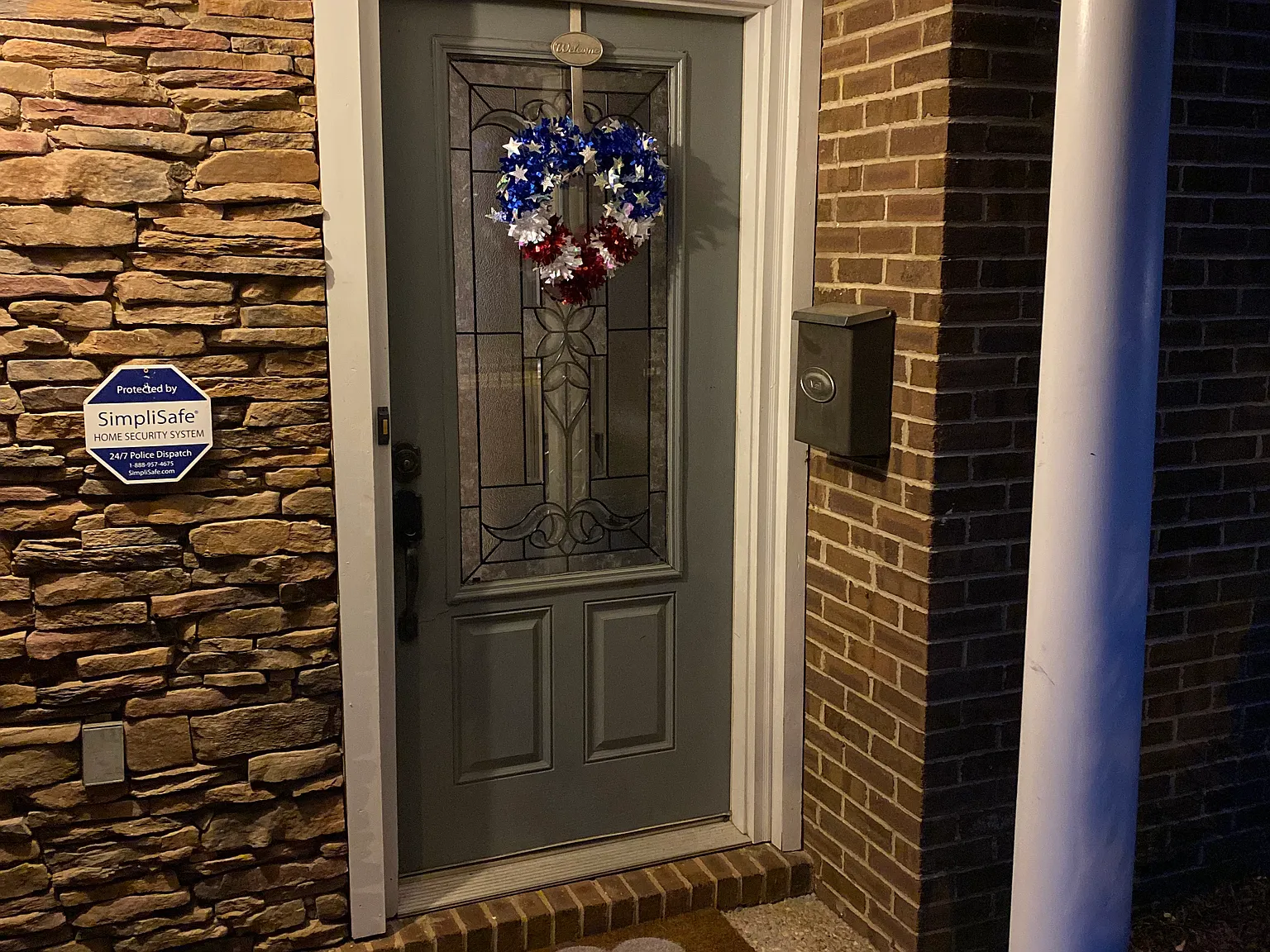 3 bed, 2.5 bath, 1450 sqft, $2,000 — Photo 2