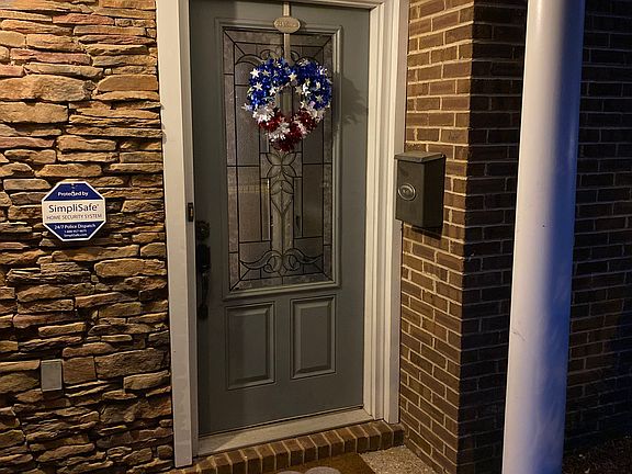 2nd image of 1427 Confederate Ave #1427