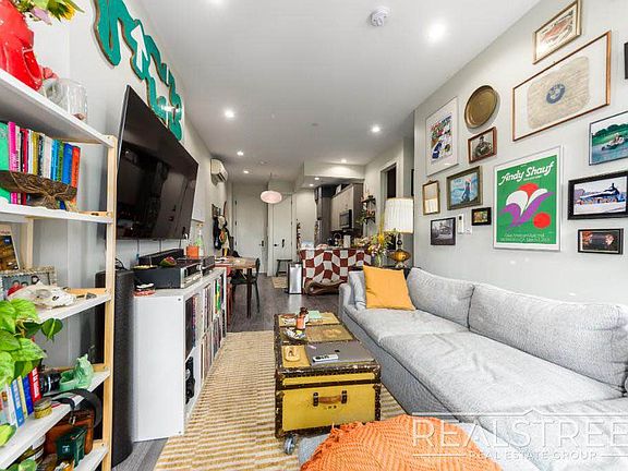 3rd image of 697 De Kalb Ave #3F
