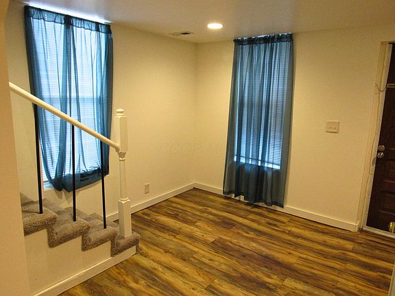 3rd image of 212 Orchard St