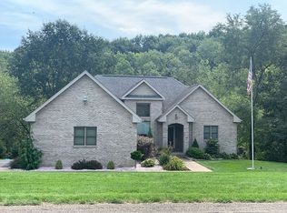 108 Cloverdale Dr, Evans City, PA 16033