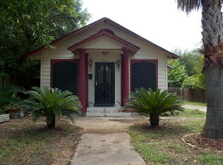 1013 N Roberson St, Conroe, TX 77301